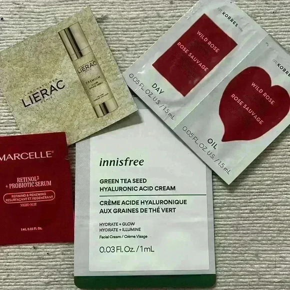 Bundle of 14 LUXE make up and skin care samples✨✨ - Picture 15 of 15